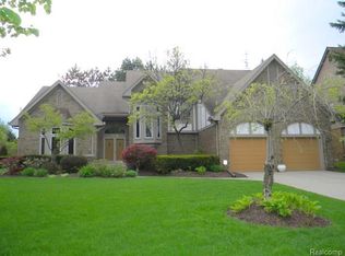 29889 Harrow Dr, Farmington Hills, MI