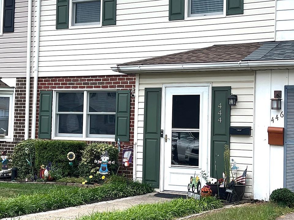 1st image of 444 Colonial Dr