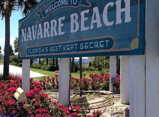 2073 Palmetto Lake Dr, Navarre, FL 32566