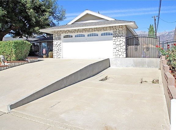 3rd image of 9208 Lomita Dr