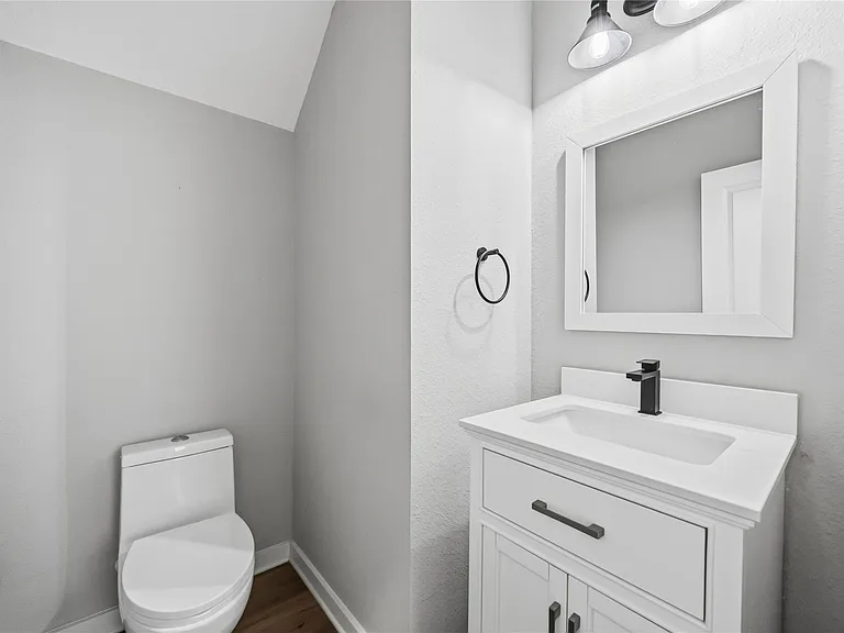 6723 Parker Oaks Ln — Photo 8