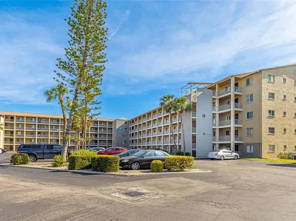 3763 Lake Bayshore Dr #310, Bradenton, FL 34205