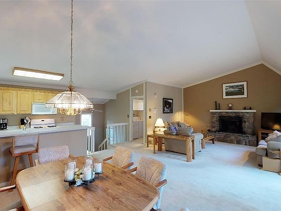 3rd image of 948 Harold Dr S #6