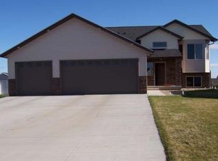 400 Keidel Trl, Mandan, ND 58554