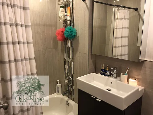 Rented by Oak Tree LLC | media 21