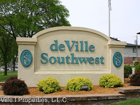 3rd image of 825 Southwest Blvd APT G