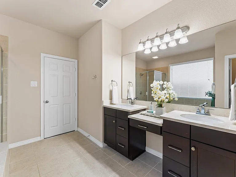 955 Smokethorn Trl — Photo 24