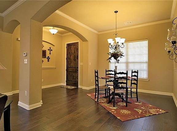 4th image of 108 Donna Cir