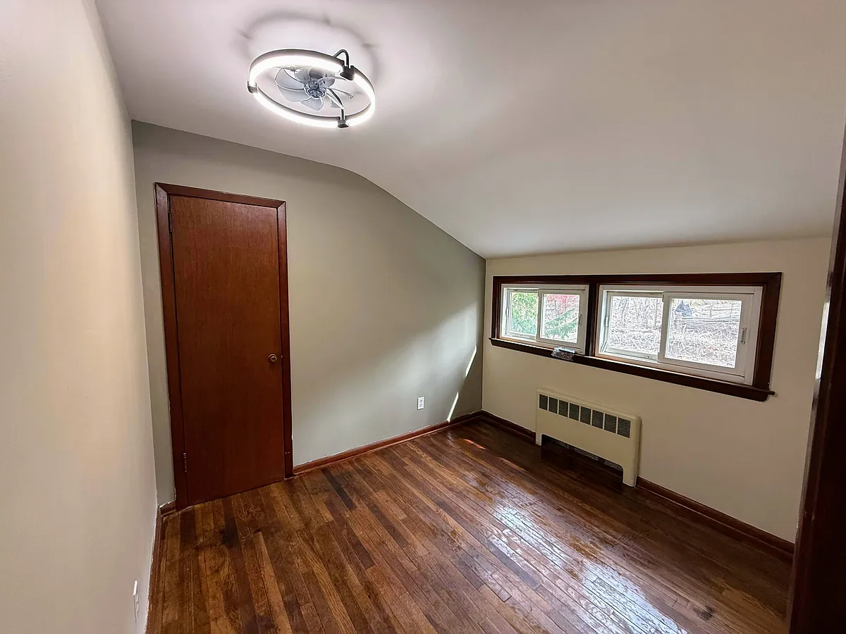 Building Photo - 446 Warburton Ave #2