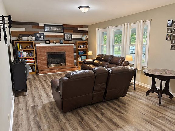 5th image of 450 College Rd
