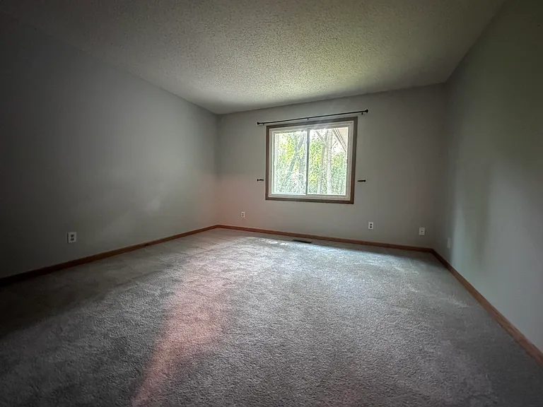 15229 Buchanan Ct — Photo 6