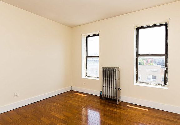 3rd image of 157 Jefferson Ave APT 4R