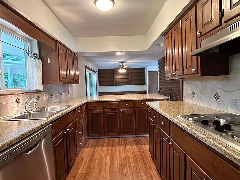 6820 Harvest Rd — Photo 15