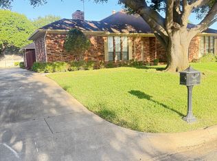 5405 Ledgestone Dr, Fort Worth, TX 76132