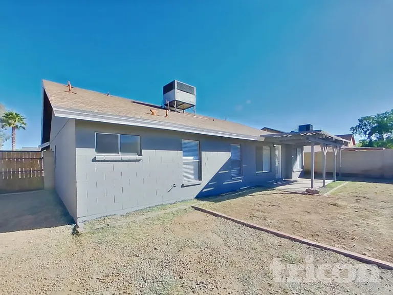 6219 W North Ln — Photo 15