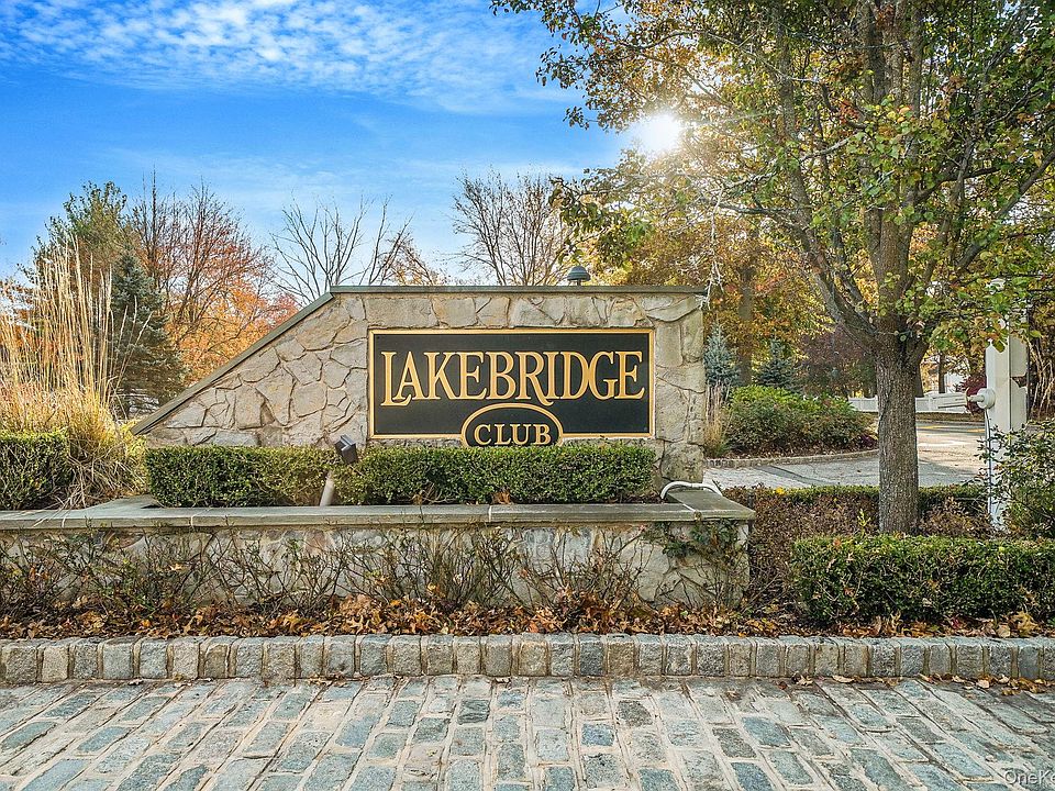 1st image of 113 Lakebridge Drive N