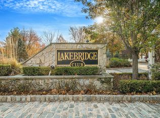 113 Lakebridge Dr N, Kings Park, NY 11754