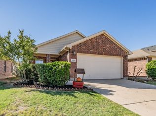 5925 Kristen Dr, Fort Worth, TX 76131