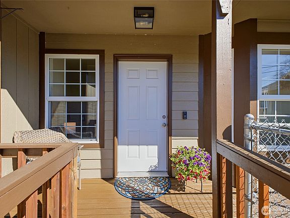 3rd image of 1614 Glass Avenue NE