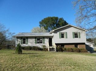 208 Meadowlark Dr, Alabaster, AL 35007