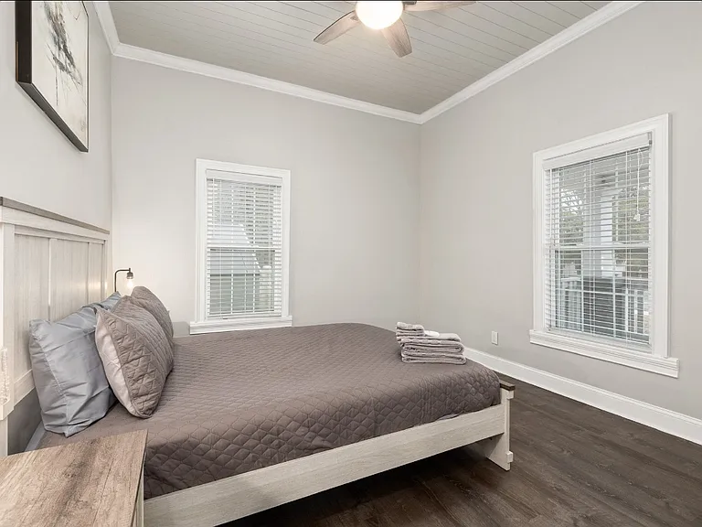 1716 Chapel Hill Rd — Photo 24