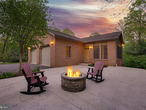 2nd image of 3432 N Ravenwood Trl