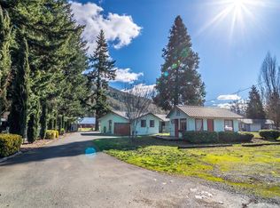1333 Rogue River Hwy, Gold Hill, OR 97525