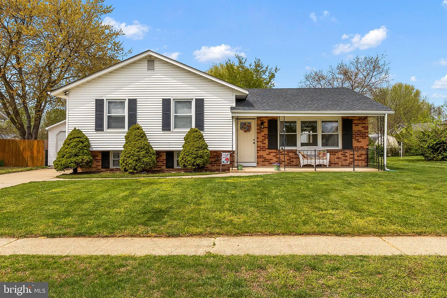 55 Queens Way photo 1