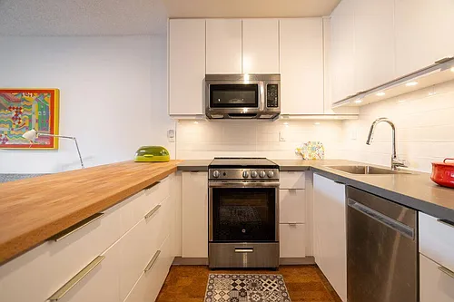 2920 Ash St #301 Photo 1