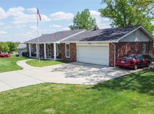 120 Sir Moss Ln, Fenton, MO 63026