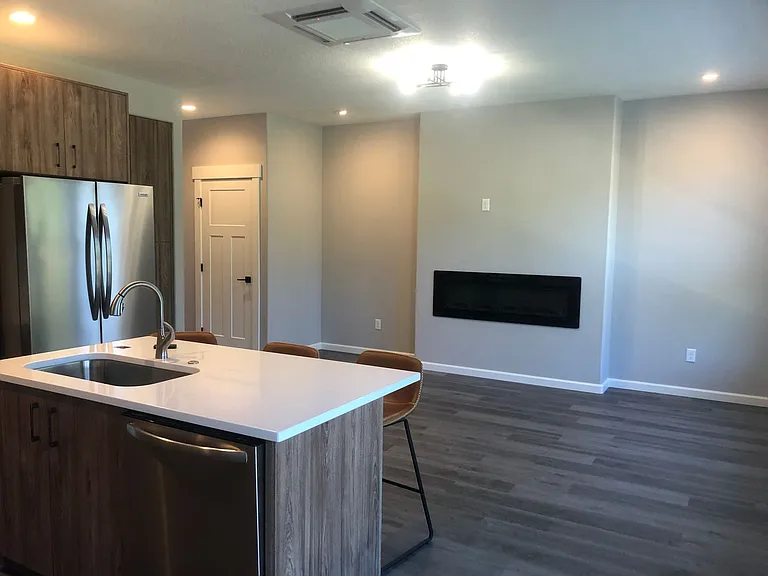 2243 E Main St — Photo 5