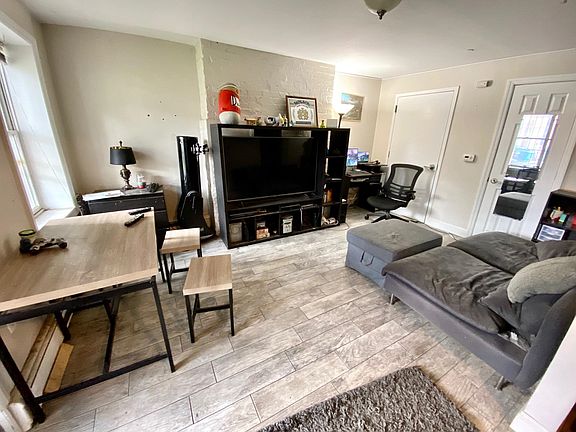 3rd image of 247 Grove St APT 1
