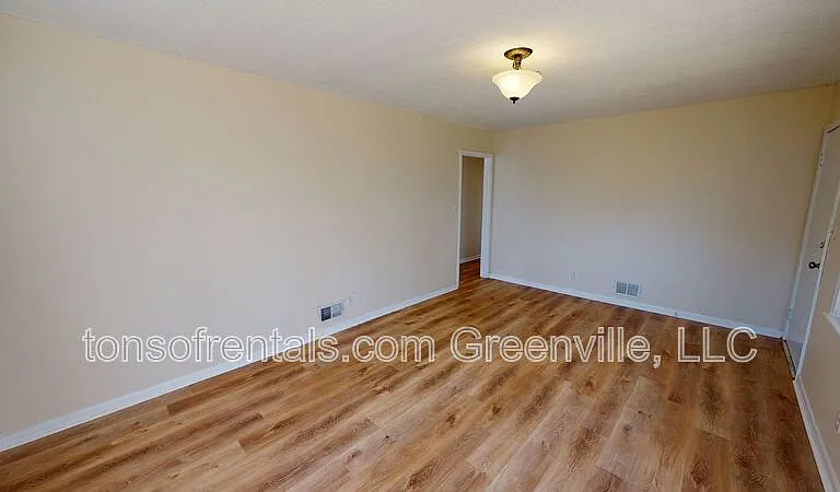 1427 Grant Cir #C — Photo 3