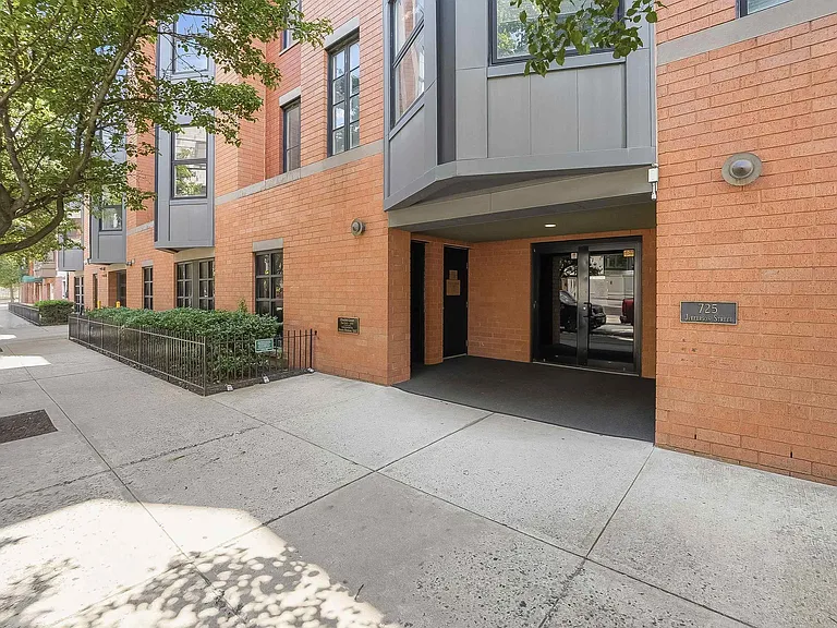 725 Jefferson St #11 — Photo 18