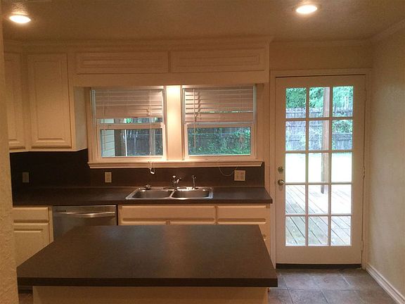 3rd image of 3850 Hyde Park Row