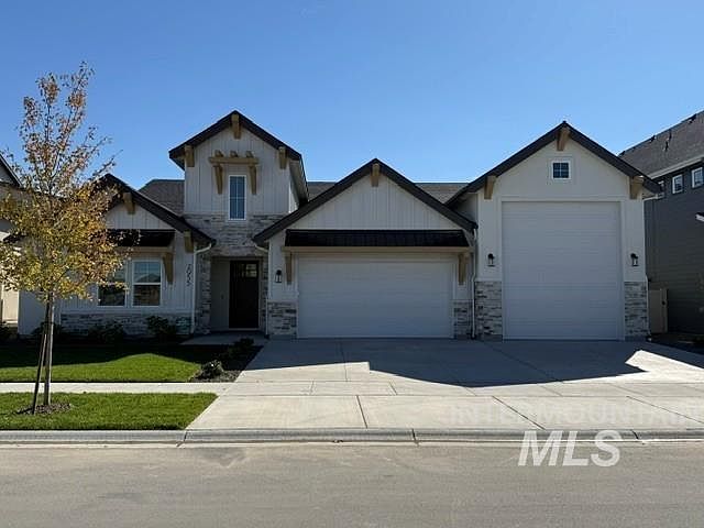 1st image of 2955 E Mardia St