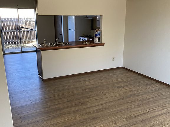 3rd image of 2802 Parque De Oeste Dr