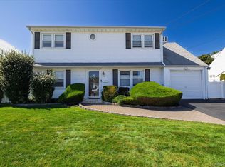 129 Arlyn Drive W, Massapequa, NY 11758