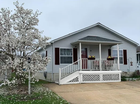 38 Red Tail Trl, Tiverton, RI 02878