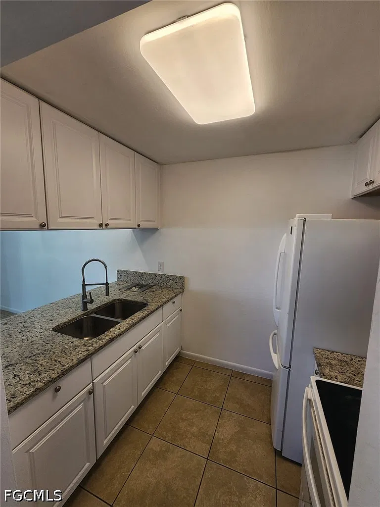 3 bed, 1.0 bath, 2360 sqft, $1,600 — Photo 3