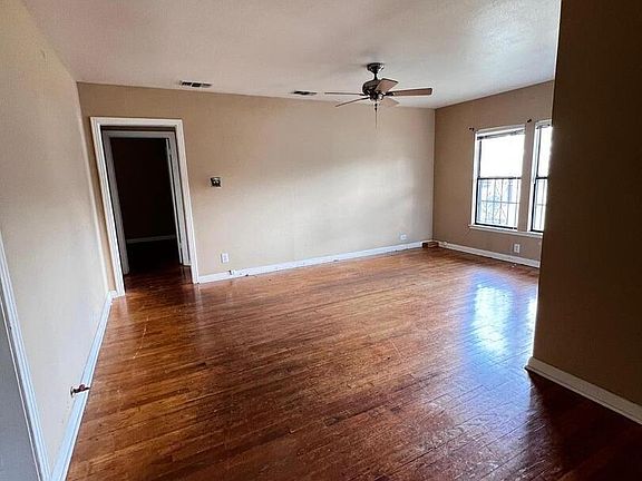 3rd image of 311 FREEMAN DR
