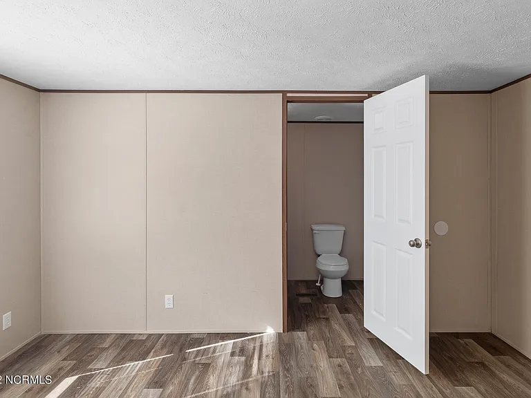 207 Patrick Alan Ln — Photo 16