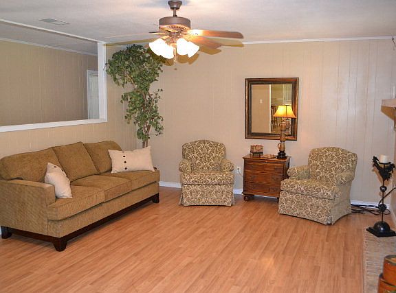 3rd image of 5 Red Oak Ln