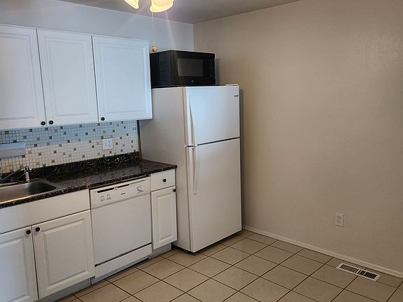3rd image of 25 Jackson Pl APT F