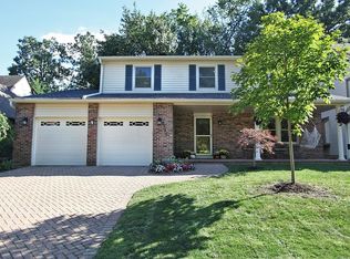 2329 Woodcreek Pl, Powell, OH 43065