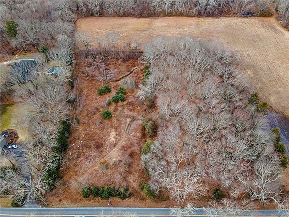 2nd image of 331 Congdon Hill Rd