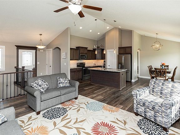 2nd image of 4689 SE 35th Ct