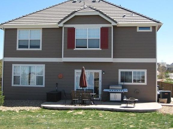 Private patio off Rear Sliding Door!