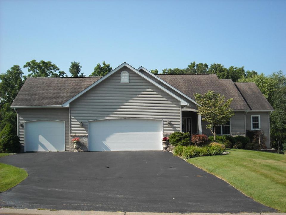 1st image of 106 Abbington Cir