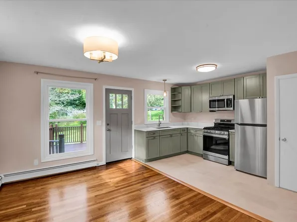 30 Browns Ct, Richmond, VT 05477